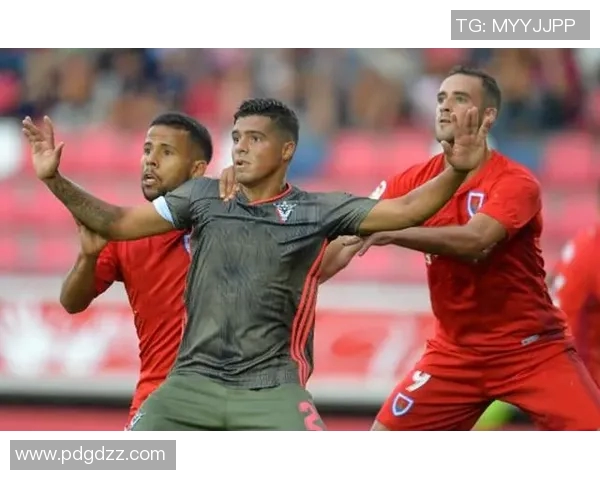 西安足球队在世界杯预选赛中以75分稳居积分榜首位展现强劲实力